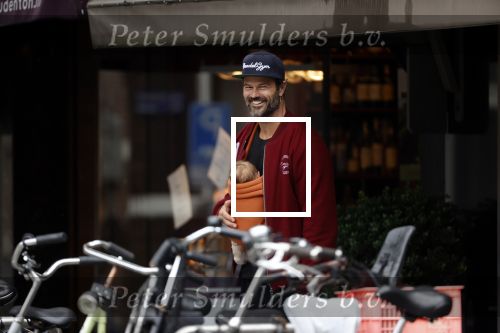 Amsterdam 22 augustus 2020
Arie Boomsma met zijn baby op zijn borst.