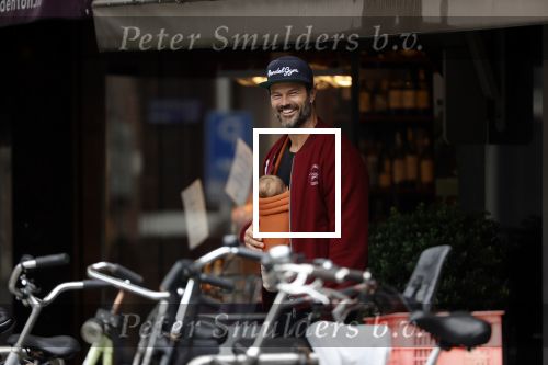 Amsterdam 22 augustus 2020
Arie Boomsma met zijn baby op zijn borst.