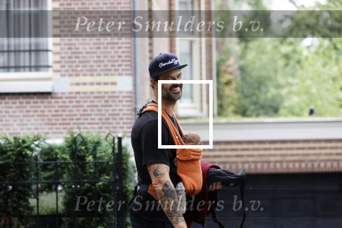 Amsterdam 22 augustus 2020
Arie Boomsma met zijn baby op zijn borst.