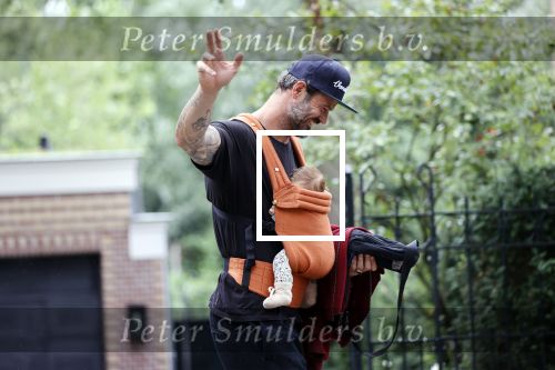 Amsterdam 22 augustus 2020
Arie Boomsma met zijn baby op zijn borst.