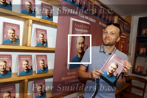 Amsterdam 20 augustus 2020
Arjen Lubach in zijn pop u store ivm met zijn  nieuwe boek stoorzender