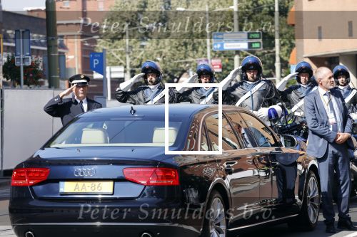 Den Haag 15 september 2020
Prinsjesdag 2020 in de grote kerk van Den Haag . Aanwezig Koning Willem Alexander Koningin Maxima Prins Constantijn en Prinses laurentien zijn aanwezig. De verlengde audi A8 van onze koning