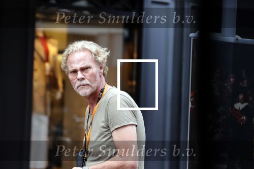 Amsterdam 20 augustus 2020
Bastiaan v Schaik met zijn nieuwe vriend op de pc hooftstraat