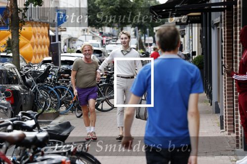 Amsterdam 20 augustus 2020
Bastiaan v Schaik met zijn nieuwe vriend op de pc hooftstraat