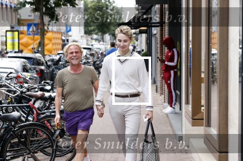 Amsterdam 20 augustus 2020
Bastiaan v Schaik met zijn nieuwe vriend op de pc hooftstraat