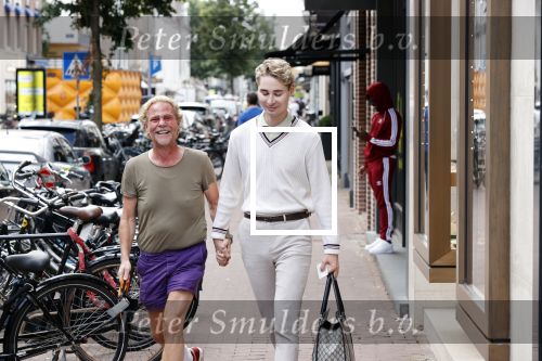 Amsterdam 20 augustus 2020
Bastiaan v Schaik met zijn nieuwe vriend op de pc hooftstraat