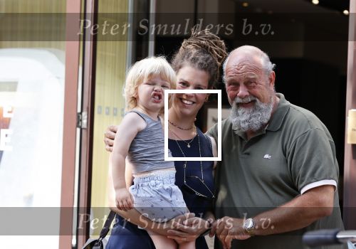 Amsterdam 16 augustus 2020
Bert Simhoffer met zijn vrouw en jongste zoon op de pc hooftstraat