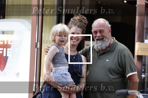Amsterdam 16 augustus 2020
Bert Simhoffer met zijn vrouw en jongste zoon op de pc hooftstraat