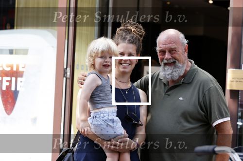 Amsterdam 16 augustus 2020
Bert Simhoffer met zijn vrouw en jongste zoon op de pc hooftstraat