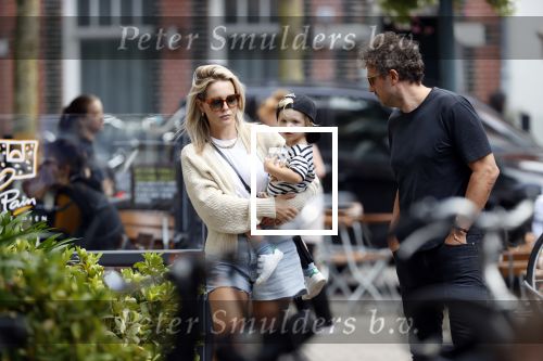 Amsterdam 22 augustus 2020
Chantal janzen met haar man Marco en hun zoontje Bobby