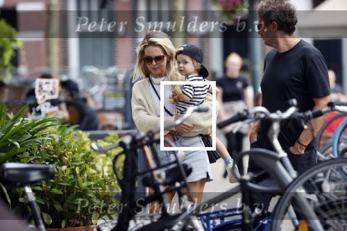 Amsterdam 22 augustus 2020
Chantal janzen met haar man Marco en hun zoontje Bobby