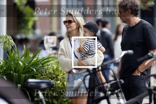 Amsterdam 22 augustus 2020
Chantal janzen met haar man Marco en hun zoontje Bobby