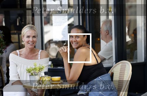 Amsterdam 14 september 2020
Denise Boekhoff met een vriendin op terras in Amsterdam zuid