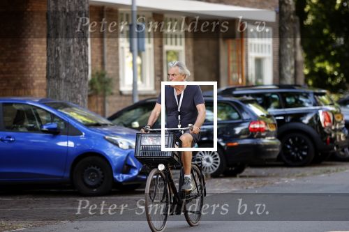 Amsterdam 20 maart 2020
Derek de Lint op de fiets in Amsterdam zuid.