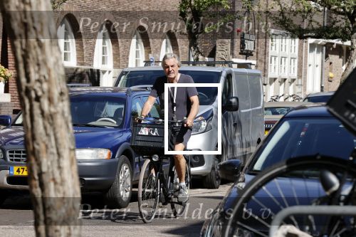 Amsterdam 20 maart 2020
Derek de Lint op de fiets in Amsterdam zuid.