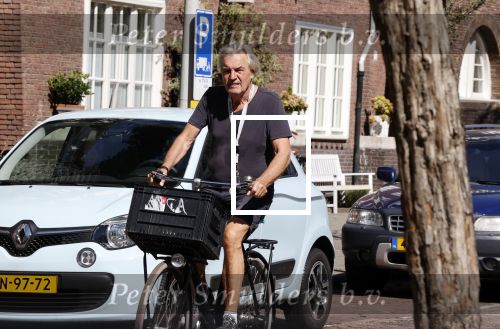 Amsterdam 20 maart 2020
Derek de Lint op de fiets in Amsterdam zuid.