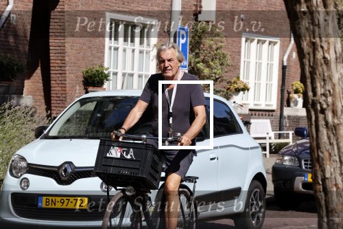 Amsterdam 20 maart 2020
Derek de Lint op de fiets in Amsterdam zuid.