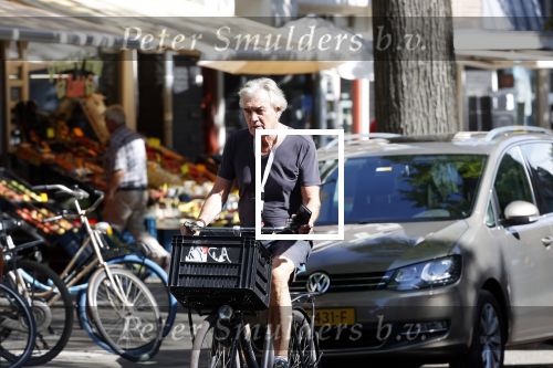 Amsterdam 20 maart 2020
Derek de Lint op de fiets in Amsterdam zuid.