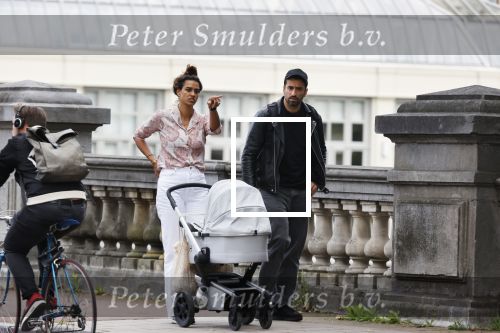 Amsterdam 4 september 2020
Dotan wandelend met een vriendin en haar baby