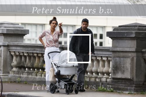 Amsterdam 4 september 2020
Dotan wandelend met een vriendin en haar baby
