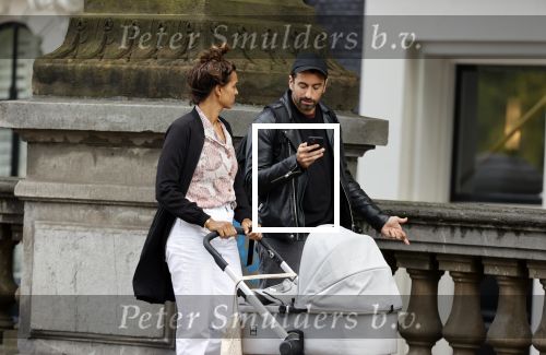 Amsterdam 4 september 2020
Dotan wandelend met een vriendin en haar baby