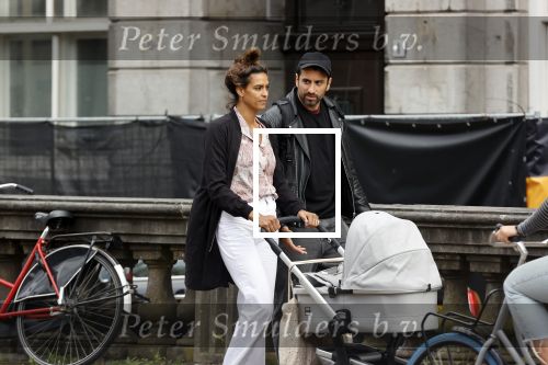 Amsterdam 4 september 2020
Dotan wandelend met een vriendin en haar baby