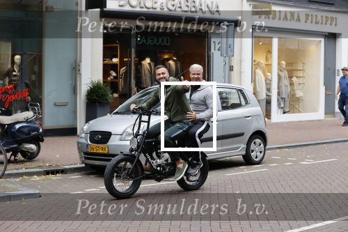 Amsterdam 12 september 2020
Dave en Dries Roelvink samen op electrische Knaap fiets