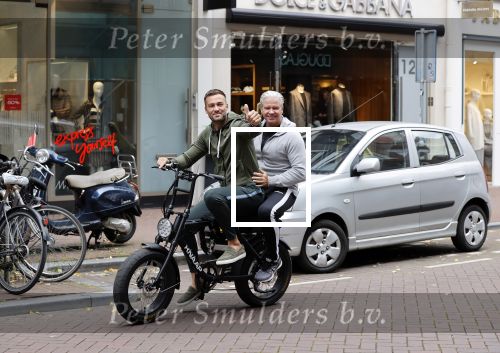 Amsterdam 12 september 2020
Dave en Dries Roelvink samen op electrische Knaap fiets