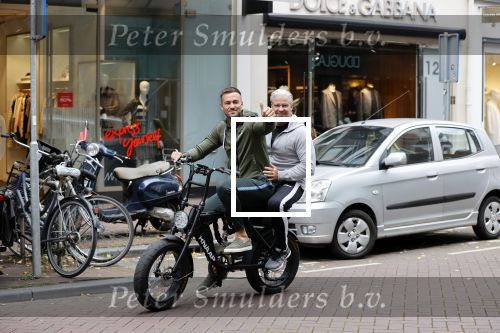 Amsterdam 12 september 2020
Dave en Dries Roelvink samen op electrische Knaap fiets