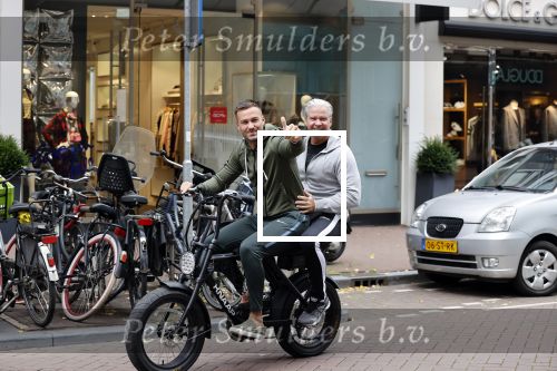 Amsterdam 12 september 2020
Dave en Dries Roelvink samen op electrische Knaap fiets
