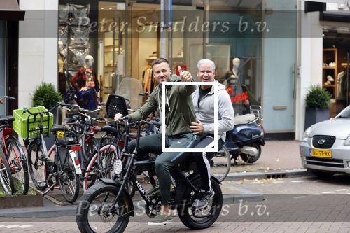 Amsterdam 12 september 2020
Dave en Dries Roelvink samen op electrische Knaap fiets