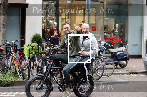 Amsterdam 12 september 2020
Dave en Dries Roelvink samen op electrische Knaap fiets