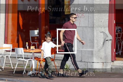 Amsterdam 14 september 2020
Dusan tadic met kinderen en vrouw op straat in Amsterdam