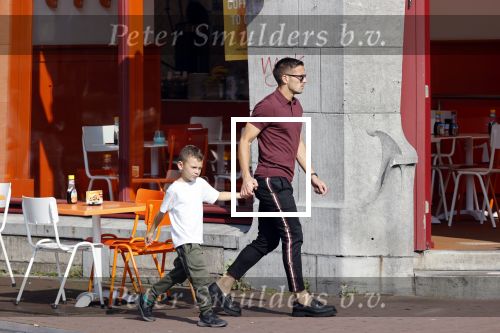 Amsterdam 14 september 2020
Dusan tadic met kinderen en vrouw op straat in Amsterdam