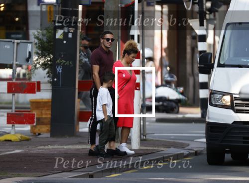 Amsterdam 14 september 2020
Dusan tadic met kinderen en vrouw op straat in Amsterdam