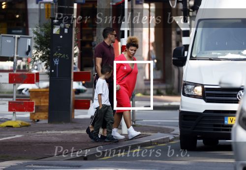 Amsterdam 14 september 2020
Dusan tadic met kinderen en vrouw op straat in Amsterdam