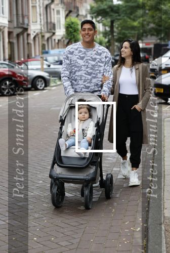 Amsterdam 9 september 2020
Edson Alvarez met vriendin en dochter in Amsterdam zuid