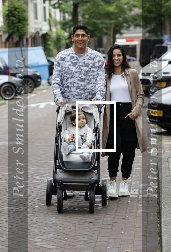 Amsterdam 9 september 2020
Edson Alvarez met vriendin en dochter in Amsterdam zuid