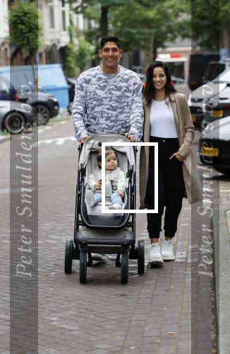 Amsterdam 9 september 2020
Edson Alvarez met vriendin en dochter in Amsterdam zuid