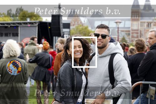Amsterdam 5 september 2020
Demonstratie tegen Corana op het museumplein. Fajah Lourens kwam met haar vriend