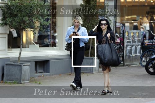 Amsterdam 16 september 2020
Gaby Blaaser met Graziella Ferraro op de pc hooftstraat