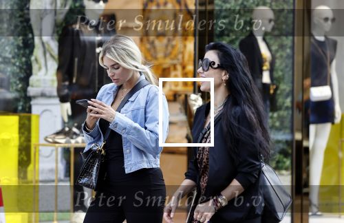 Amsterdam 16 september 2020
Gaby Blaaser met Graziella Ferraro op de pc hooftstraat