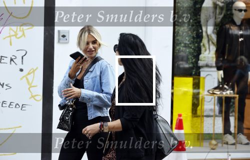 Amsterdam 16 september 2020
Gaby Blaaser met Graziella Ferraro op de pc hooftstraat