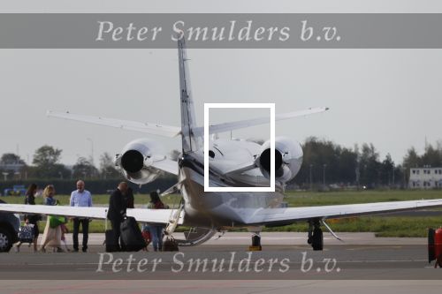 Schiphol Oost 17 september 2020
Gigi Ravelli en haar kind vliegen vanaf schiphol oost met een prive vliegtuig naar een buitenlandse bestemming. Ook vriendinnen en hun kinderen vliegen mee.