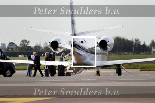 Schiphol Oost 17 september 2020
Gigi Ravelli en haar kind vliegen vanaf schiphol oost met een prive vliegtuig naar een buitenlandse bestemming. Ook vriendinnen en hun kinderen vliegen mee.