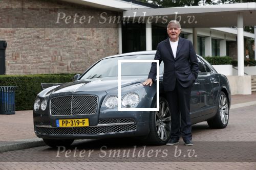 Amsterdam 27 augustus 2020
Harry Mens met zijn Bentley Flying Spur . De auto heeft een top snelheid van 320 km/per uur