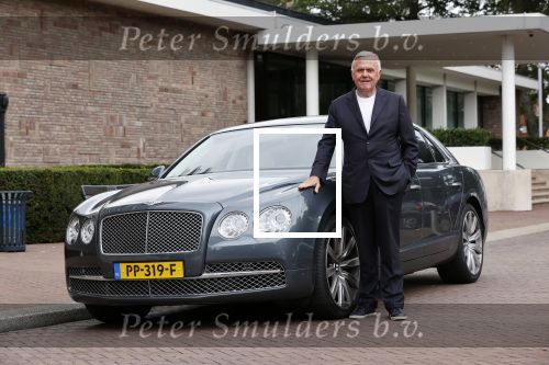 Amsterdam 27 augustus 2020
Harry Mens met zijn Bentley Flying Spur . De auto heeft een top snelheid van 320 km/per uur