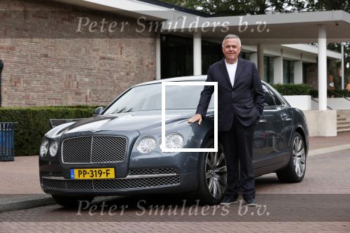 Amsterdam 27 augustus 2020
Harry Mens met zijn Bentley Flying Spur . De auto heeft een top snelheid van 320 km/per uur