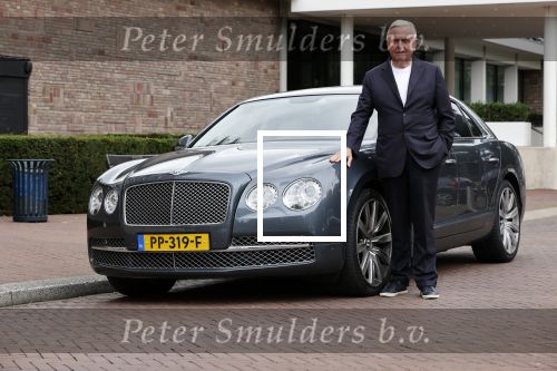 Amsterdam 27 augustus 2020
Harry Mens met zijn Bentley Flying Spur . De auto heeft een top snelheid van 320 km/per uur
