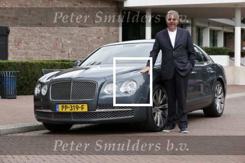 Amsterdam 27 augustus 2020
Harry Mens met zijn Bentley Flying Spur . De auto heeft een top snelheid van 320 km/per uur
